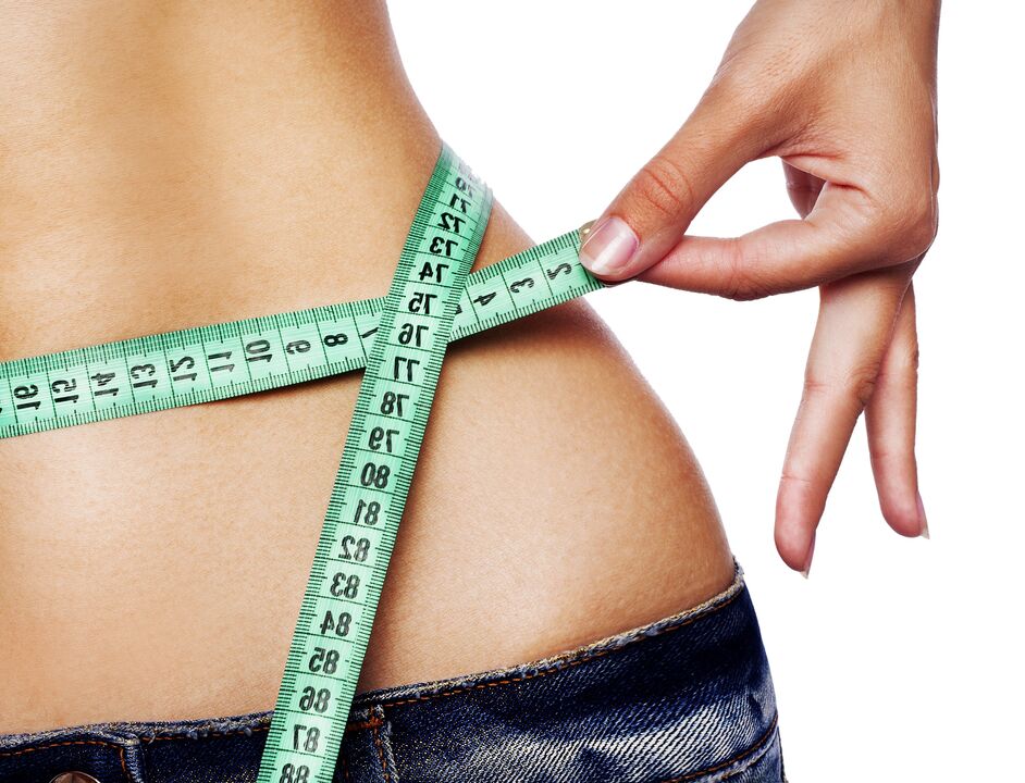 Mit der Ketose beginnt der Prozess der Fettumwandlung und eine Person beginnt, zusätzliche Pfunde zu verlieren.